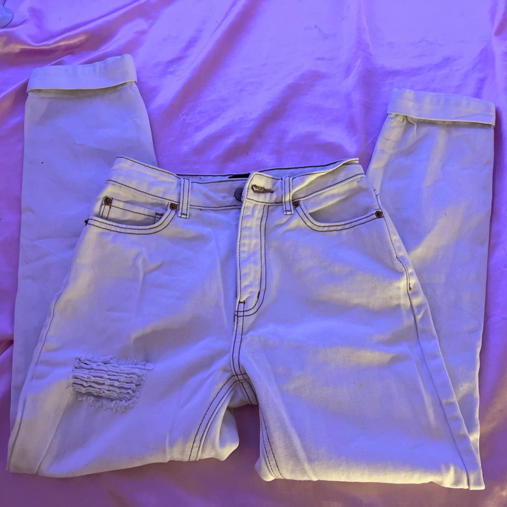 White Urban Outfitters High Rise Mom Jean